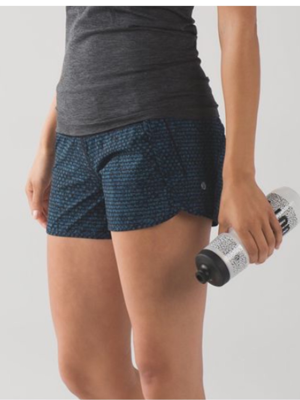 Lululemon Run Times Size 8 Shatter Weave Desert Teal Alberta Lake Black Short 4”